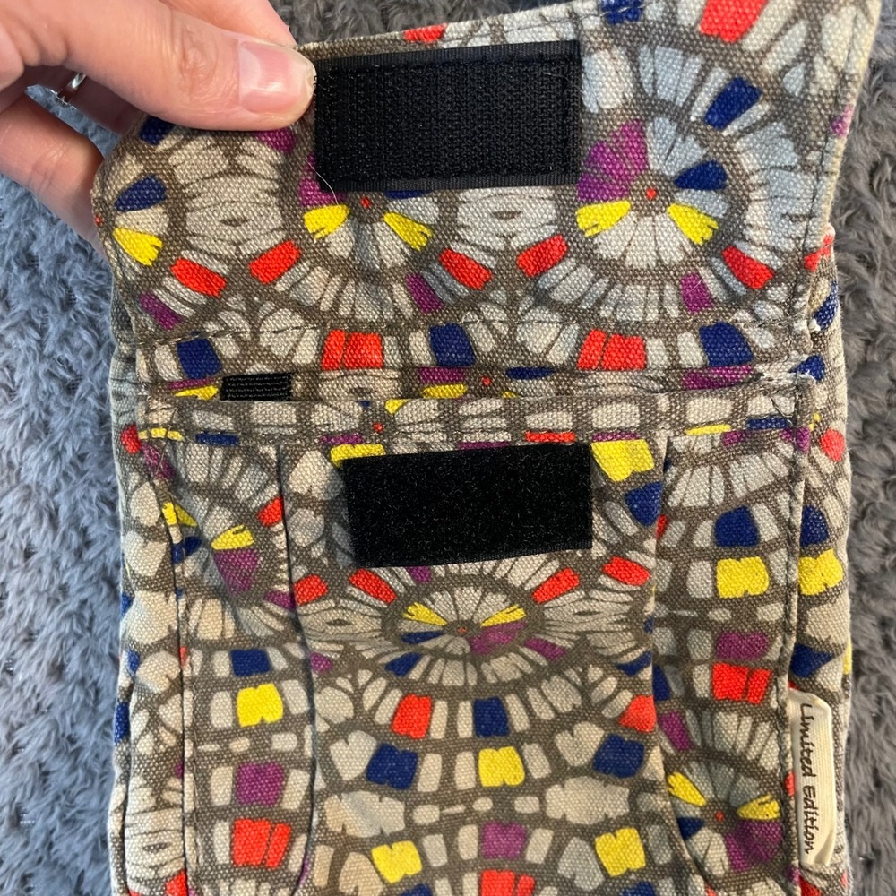 KAVU Limited Edition Geometric Mosaic Small Crossbody Bag Festival Travel Boho - Picture 4 of 10